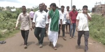 ರೈತರ ಬೆಳೆ ಹಾನಿ ಪರಿಶೀಲಿಸಿದ ಶಾಸಕ ಡಾ. ಶೈಲೇಂದ್ರ ಬೆಲ್ದಾಳೆ…